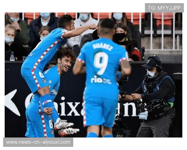 禁区外远射直挂上角点燃全场激情